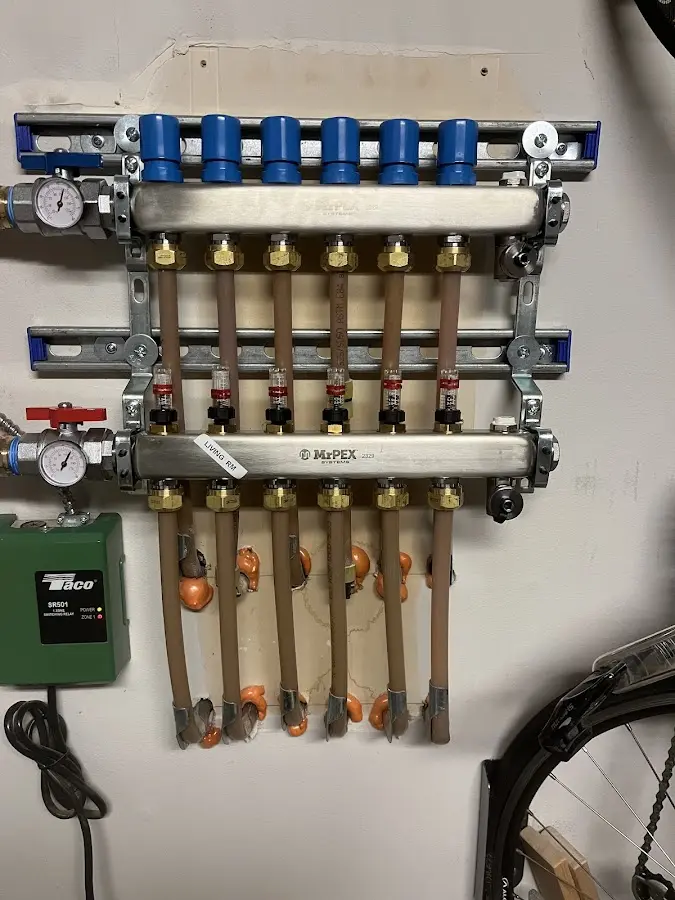 Plumber performing Gas Leak Detection at a residential property in Steiner Ranch